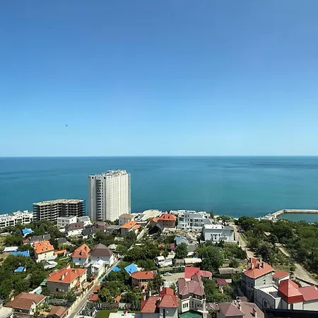 44 Pearl 3-bedrooms Odesa